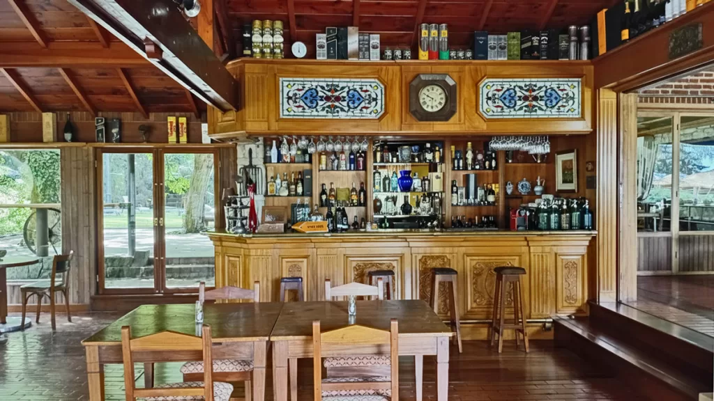 014_Los-Nobles-Salon-Barra